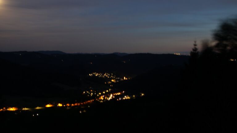 Dieses Bild zeigt eine Webcam-Aufnahme vom Achertal, aufgenommen am Freitag, den 24.07.2026 um 22:20 Uhr. Die Temperatur betrug 20.2°C.