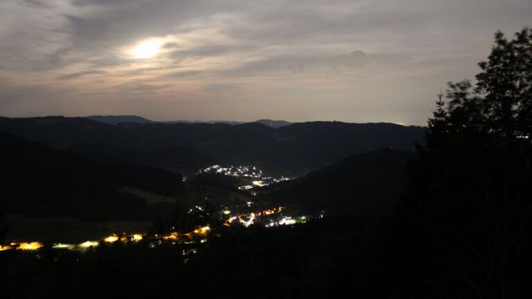 Dieses Bild zeigt eine Webcam-Aufnahme vom Achertal, aufgenommen am Montag, den 29.06.2026 um 02:40 Uhr. Die Temperatur betrug 24°C.
