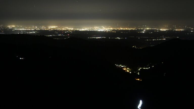 Dieses Bild zeigt eine Webcam-Aufnahme vom Achertal, aufgenommen am Freitag, den 19.09.2025 um 01:30 Uhr. Die Temperatur betrug 16.2°C.