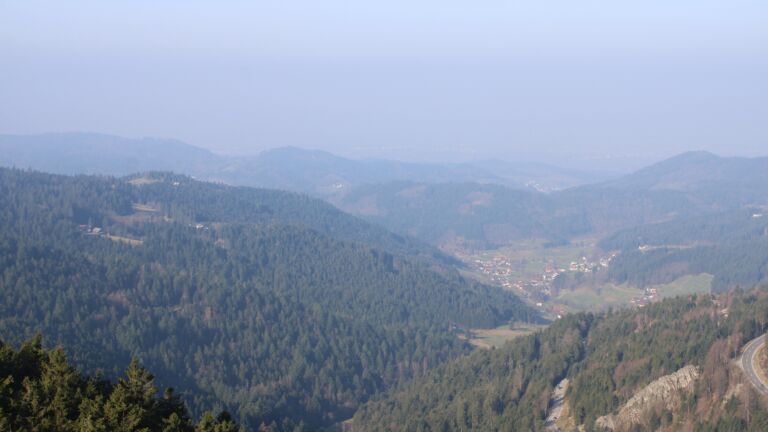 Dieses Bild zeigt eine Webcam-Aufnahme vom Achertal, aufgenommen am Sonntag, den 08.03.2026 um 09:30 Uhr. Die Temperatur betrug 10.8°C.