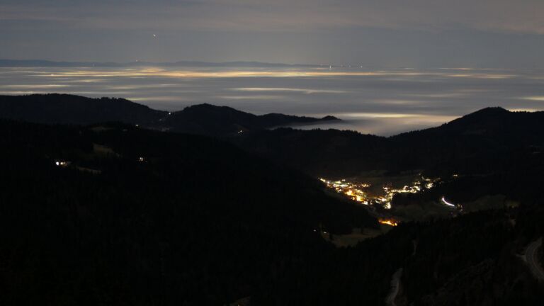 Dieses Bild zeigt eine Webcam-Aufnahme vom Achertal, aufgenommen am Mittwoch, den 25.02.2026 um 20:00 Uhr. Die Temperatur betrug 10.2°C.