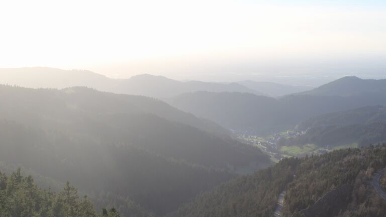 Dieses Bild zeigt eine Webcam-Aufnahme vom Achertal, aufgenommen am Donnerstag, den 12.03.2026 um 17:30 Uhr. Die Temperatur betrug 6°C.