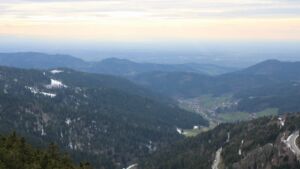 Dieses Bild zeigt eine Webcam-Aufnahme vom Achertal, aufgenommen am Freitag, den 03.04.2026 um 18:10 Uhr. Die Temperatur betrug 6.3°C.