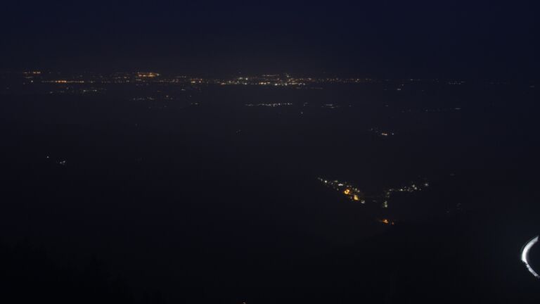 Dieses Bild zeigt eine Webcam-Aufnahme vom Achertal, aufgenommen am Montag, den 05.05.2025 um 21:50 Uhr. Die Temperatur betrug 3.1°C.