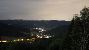 Dieses Bild zeigt eine Webcam-Aufnahme vom Achertal, aufgenommen am Mittwoch, den 05.08.2026 um 02:00 Uhr. Die Temperatur betrug 22.3°C.