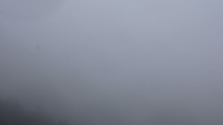 Dieses Bild zeigt eine Webcam-Aufnahme vom Achertal, aufgenommen am Sonntag, den 07.12.2025 um 12:50 Uhr. Die Temperatur betrug 4.8°C.