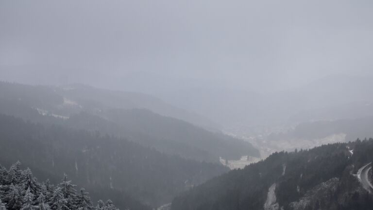 Dieses Bild zeigt eine Webcam-Aufnahme vom Achertal, aufgenommen am Mittwoch, den 24.12.2025 um 13:40 Uhr. Die Temperatur betrug -5.7°C.