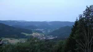 Dieses Bild zeigt eine Webcam-Aufnahme vom Achertal, aufgenommen am Sonntag, den 31.05.2026 um 05:20 Uhr. Die Temperatur betrug 21.3°C.