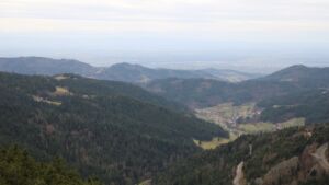 Dieses Bild zeigt eine Webcam-Aufnahme vom Achertal, aufgenommen am Freitag, den 19.12.2025 um 10:50 Uhr. Die Temperatur betrug 7.2°C.