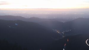 Dieses Bild zeigt eine Webcam-Aufnahme vom Achertal, aufgenommen am Samstag, den 07.02.2026 um 18:20 Uhr. Die Temperatur betrug 4.1°C.