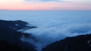 Dieses Bild zeigt eine Webcam-Aufnahme vom Achertal, aufgenommen am Sonntag, den 18.01.2026 um 17:30 Uhr. Die Temperatur betrug 2.8°C.