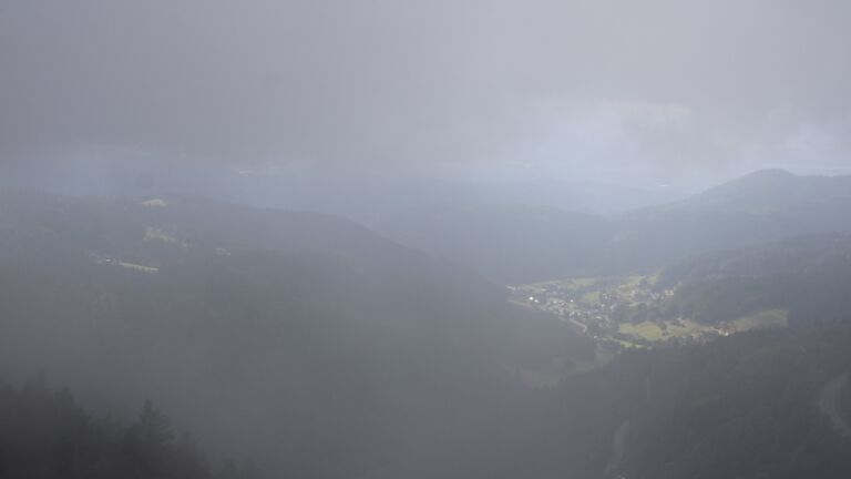 Dieses Bild zeigt eine Webcam-Aufnahme vom Achertal, aufgenommen am Dienstag, den 09.09.2025 um 18:00 Uhr. Die Temperatur betrug 11.4°C.