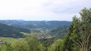 Dieses Bild zeigt eine Webcam-Aufnahme vom Achertal, aufgenommen am Sonntag, den 13.09.2026 um 12:30 Uhr. Die Temperatur betrug 21.7°C.