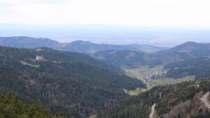 Dieses Bild zeigt eine Webcam-Aufnahme vom Achertal, aufgenommen am Sonntag, den 05.04.2026 um 14:40 Uhr. Die Temperatur betrug 11.9°C.