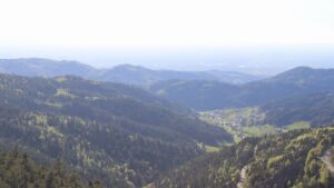 Dieses Bild zeigt eine Webcam-Aufnahme vom Achertal, aufgenommen am Freitag, den 24.04.2026 um 18:00 Uhr. Die Temperatur betrug 13.8°C.