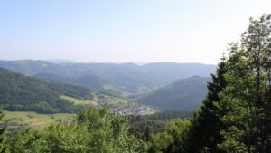 Dieses Bild zeigt eine Webcam-Aufnahme vom Achertal, aufgenommen am Montag, den 25.05.2026 um 18:10 Uhr. Die Temperatur betrug 32.6°C.