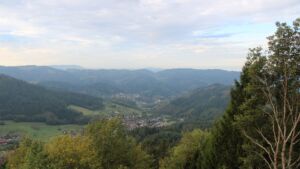 Dieses Bild zeigt eine Webcam-Aufnahme vom Achertal, aufgenommen am Freitag, den 16.10.2026 um 09:00 Uhr. Die Temperatur betrug 13.7°C.