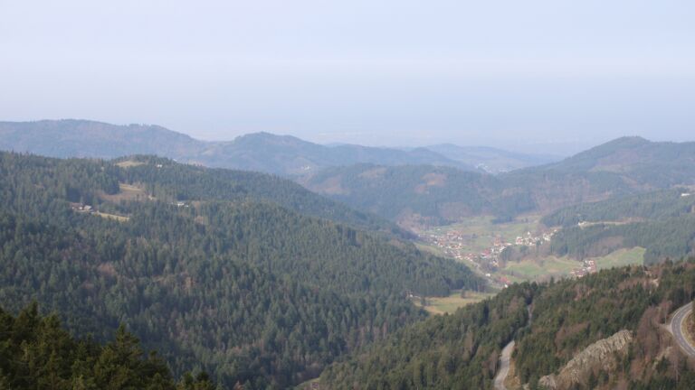 Dieses Bild zeigt eine Webcam-Aufnahme vom Achertal, aufgenommen am Samstag, den 07.03.2026 um 09:30 Uhr. Die Temperatur betrug 10.2°C.