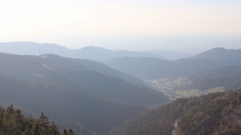 Dieses Bild zeigt eine Webcam-Aufnahme vom Achertal, aufgenommen am Donnerstag, den 26.02.2026 um 16:40 Uhr. Die Temperatur betrug 11.7°C.