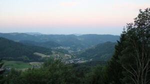 Dieses Bild zeigt eine Webcam-Aufnahme vom Achertal, aufgenommen am Freitag, den 19.06.2026 um 05:20 Uhr. Die Temperatur betrug 23.3°C.