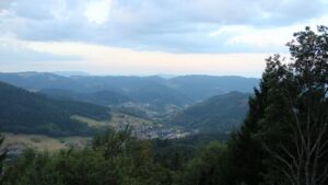 Dieses Bild zeigt eine Webcam-Aufnahme vom Achertal, aufgenommen am Dienstag, den 18.08.2026 um 06:50 Uhr. Die Temperatur betrug 17.1°C.