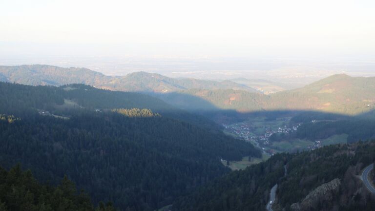 Dieses Bild zeigt eine Webcam-Aufnahme vom Achertal, aufgenommen am Dienstag, den 03.03.2026 um 07:50 Uhr. Die Temperatur betrug 7.8°C.