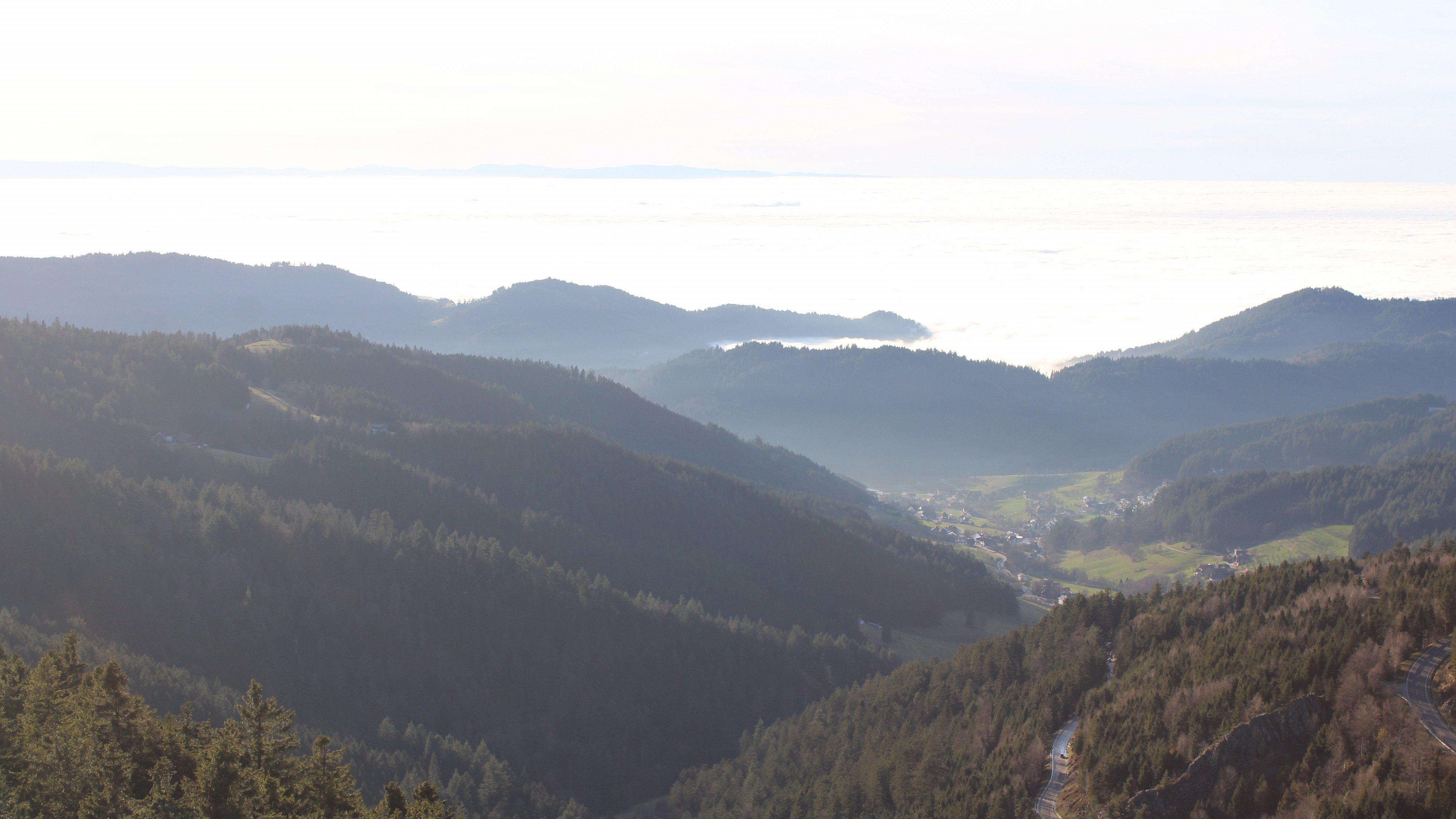 Dieses Bild zeigt eine Webcam-Aufnahme vom Achertal, aufgenommen am Mittwoch, den 25.02.2026 um 16:50 Uhr. Die Temperatur betrug 14.3°C.