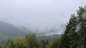 Dieses Bild zeigt eine Webcam-Aufnahme vom Achertal, aufgenommen am Sonntag, den 18.10.2026 um 11:30 Uhr. Die Temperatur betrug 7.1°C.