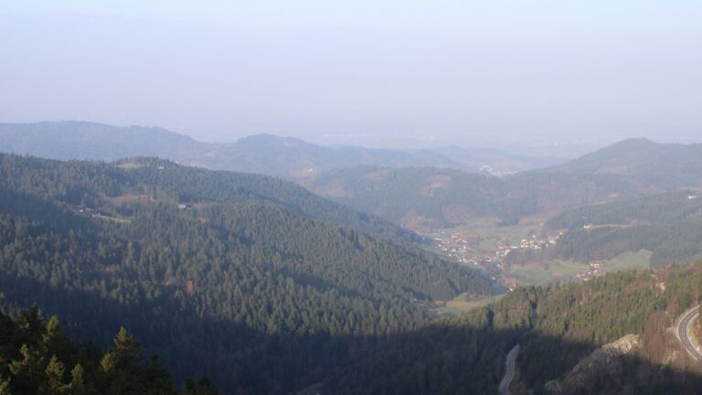 Dieses Bild zeigt eine Webcam-Aufnahme vom Achertal, aufgenommen am Dienstag, den 10.03.2026 um 08:20 Uhr. Die Temperatur betrug 8.1°C.