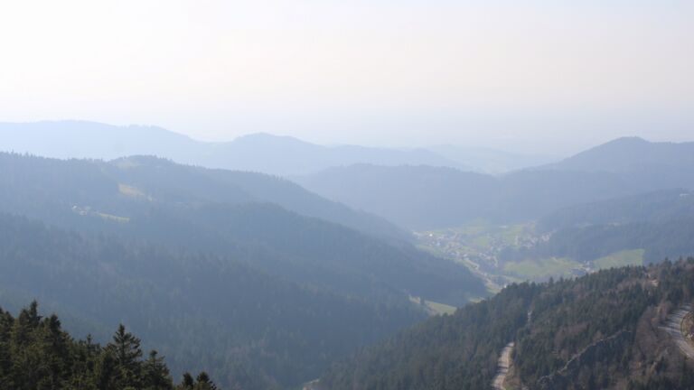 Dieses Bild zeigt eine Webcam-Aufnahme vom Achertal, aufgenommen am Mittwoch, den 18.03.2026 um 15:40 Uhr. Die Temperatur betrug 5°C.