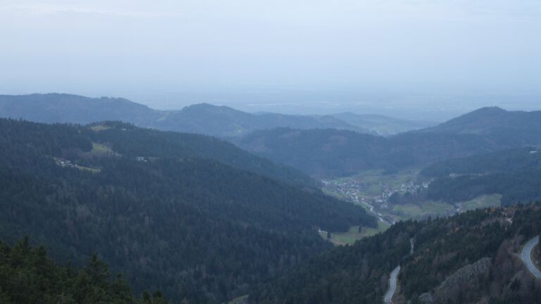 Dieses Bild zeigt eine Webcam-Aufnahme vom Achertal, aufgenommen am Samstag, den 15.11.2025 um 07:50 Uhr. Die Temperatur betrug 11.4°C.