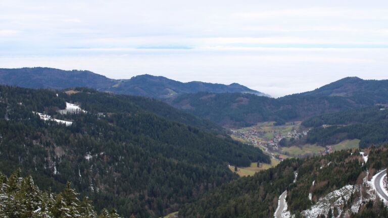 Dieses Bild zeigt eine Webcam-Aufnahme vom Achertal, aufgenommen am Donnerstag, den 19.02.2026 um 10:50 Uhr. Die Temperatur betrug 2.6°C.