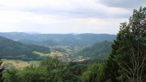 Dieses Bild zeigt eine Webcam-Aufnahme vom Achertal, aufgenommen am Sonntag, den 31.05.2026 um 14:10 Uhr. Die Temperatur betrug 22.7°C.