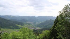 Dieses Bild zeigt eine Webcam-Aufnahme vom Achertal, aufgenommen am Mittwoch, den 20.05.2026 um 17:30 Uhr. Die Temperatur betrug 13.7°C.