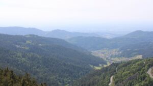 Dieses Bild zeigt eine Webcam-Aufnahme vom Achertal, aufgenommen am Montag, den 19.05.2025 um 15:50 Uhr. Die Temperatur betrug 17.6°C.