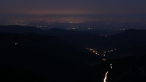 Dieses Bild zeigt eine Webcam-Aufnahme vom Achertal, aufgenommen am Samstag, den 07.03.2026 um 06:10 Uhr. Die Temperatur betrug 9.4°C.