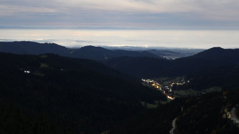 Dieses Bild zeigt eine Webcam-Aufnahme vom Achertal, aufgenommen am Donnerstag, den 06.11.2025 um 05:30 Uhr. Die Temperatur betrug 13.7°C.