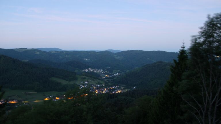 Dieses Bild zeigt eine Webcam-Aufnahme vom Achertal, aufgenommen am Samstag, den 23.05.2026 um 04:50 Uhr. Die Temperatur betrug 18.3°C.