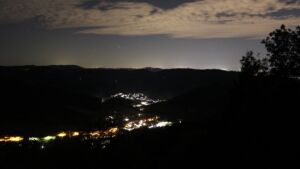 Dieses Bild zeigt eine Webcam-Aufnahme vom Achertal, aufgenommen am Dienstag, den 15.09.2026 um 03:30 Uhr. Die Temperatur betrug 18.2°C.