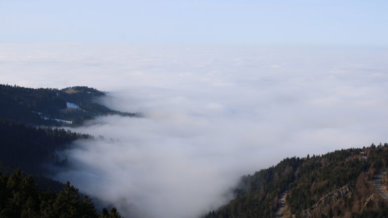 Dieses Bild zeigt eine Webcam-Aufnahme vom Achertal, aufgenommen am Sonntag, den 18.01.2026 um 12:50 Uhr. Die Temperatur betrug 7.2°C.