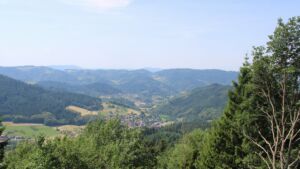 Dieses Bild zeigt eine Webcam-Aufnahme vom Achertal, aufgenommen am Freitag, den 26.06.2026 um 12:10 Uhr. Die Temperatur betrug 32.3°C.