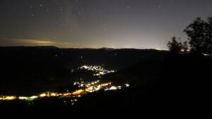 Dieses Bild zeigt eine Webcam-Aufnahme vom Achertal, aufgenommen am Freitag, den 04.09.2026 um 23:00 Uhr. Die Temperatur betrug 22.1°C.