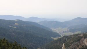 Dieses Bild zeigt eine Webcam-Aufnahme vom Achertal, aufgenommen am Freitag, den 06.03.2026 um 14:10 Uhr. Die Temperatur betrug 14.1°C.