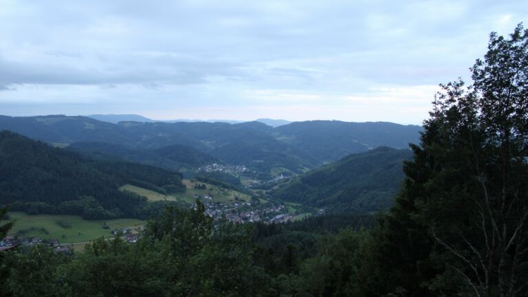 Dieses Bild zeigt eine Webcam-Aufnahme vom Achertal, aufgenommen am Samstag, den 13.06.2026 um 05:40 Uhr. Die Temperatur betrug 14.1°C.