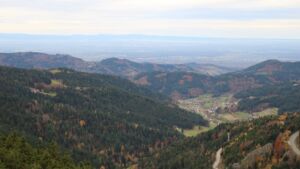 Dieses Bild zeigt eine Webcam-Aufnahme vom Achertal, aufgenommen am Samstag, den 01.11.2025 um 09:00 Uhr. Die Temperatur betrug 13.2°C.