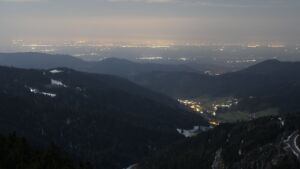 Dieses Bild zeigt eine Webcam-Aufnahme vom Achertal, aufgenommen am Freitag, den 03.04.2026 um 03:00 Uhr. Die Temperatur betrug 2.7°C.