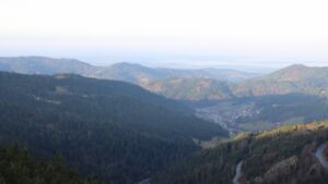 Dieses Bild zeigt eine Webcam-Aufnahme vom Achertal, aufgenommen am Freitag, den 12.12.2025 um 09:20 Uhr. Die Temperatur betrug 8.1°C.