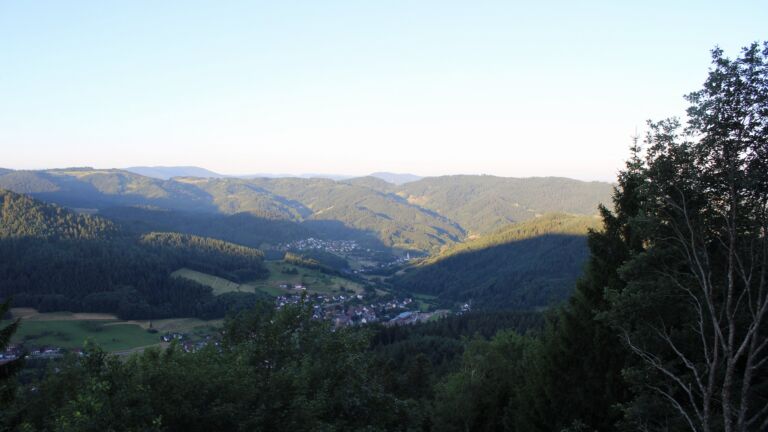 Dieses Bild zeigt eine Webcam-Aufnahme vom Achertal, aufgenommen am Samstag, den 04.07.2026 um 06:30 Uhr. Die Temperatur betrug 15.7°C.