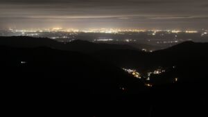 Dieses Bild zeigt eine Webcam-Aufnahme vom Achertal, aufgenommen am Samstag, den 20.12.2025 um 05:30 Uhr. Die Temperatur betrug 5.4°C.