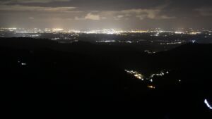 Dieses Bild zeigt eine Webcam-Aufnahme vom Achertal, aufgenommen am Montag, den 15.09.2025 um 23:30 Uhr. Die Temperatur betrug 10.1°C.